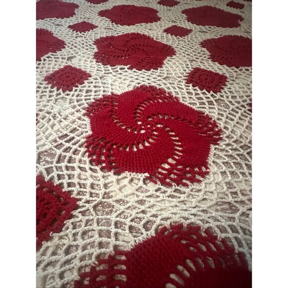 Handmade White Red Crocheted Doily Tassel Fringes Table Cloth 36" x 54" - Picture 2 of 4